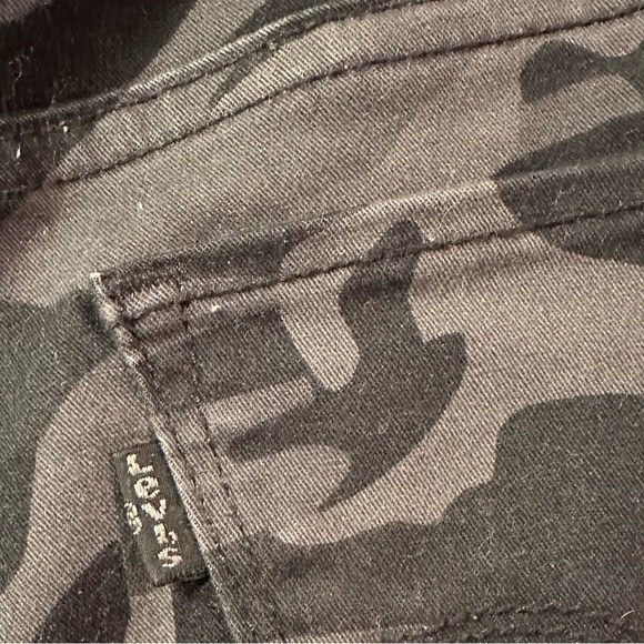 Levi’s 711 Skinny pants - Picture 2 of 4